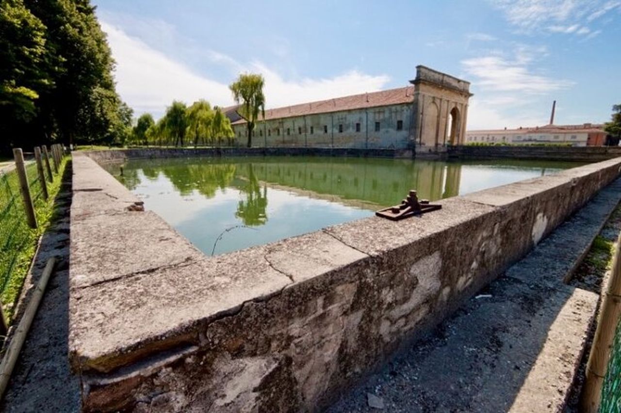 Tour di un giorno da Padova: ville venete, cittadine medievali e produzione di Grana Padano — 3