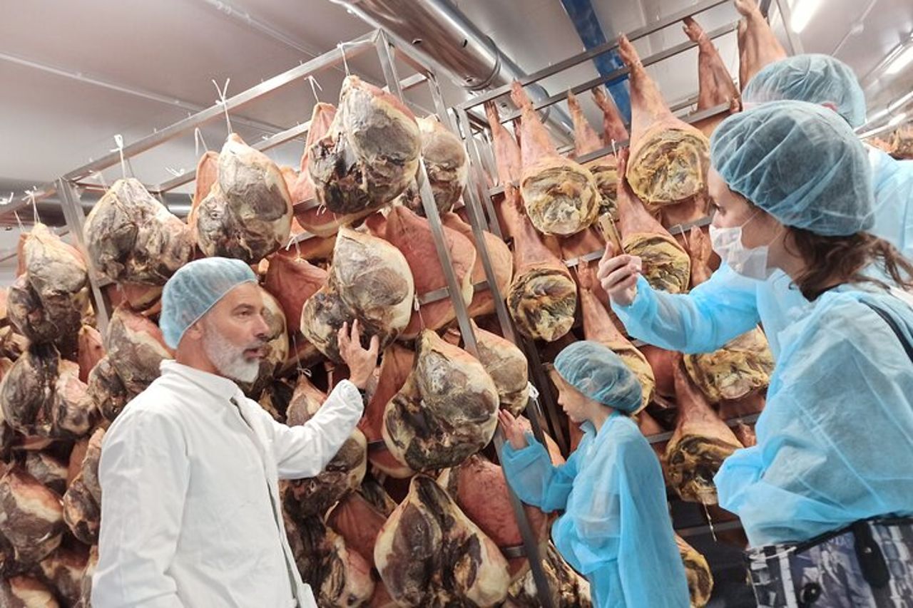 Fabbrica del Prosciutto 4 - Tour di degustazione a Bologna