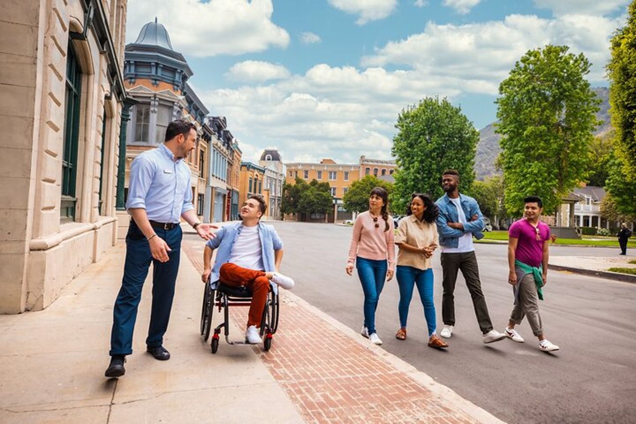 Warner Bros. Studio Tour Hollywood — 7