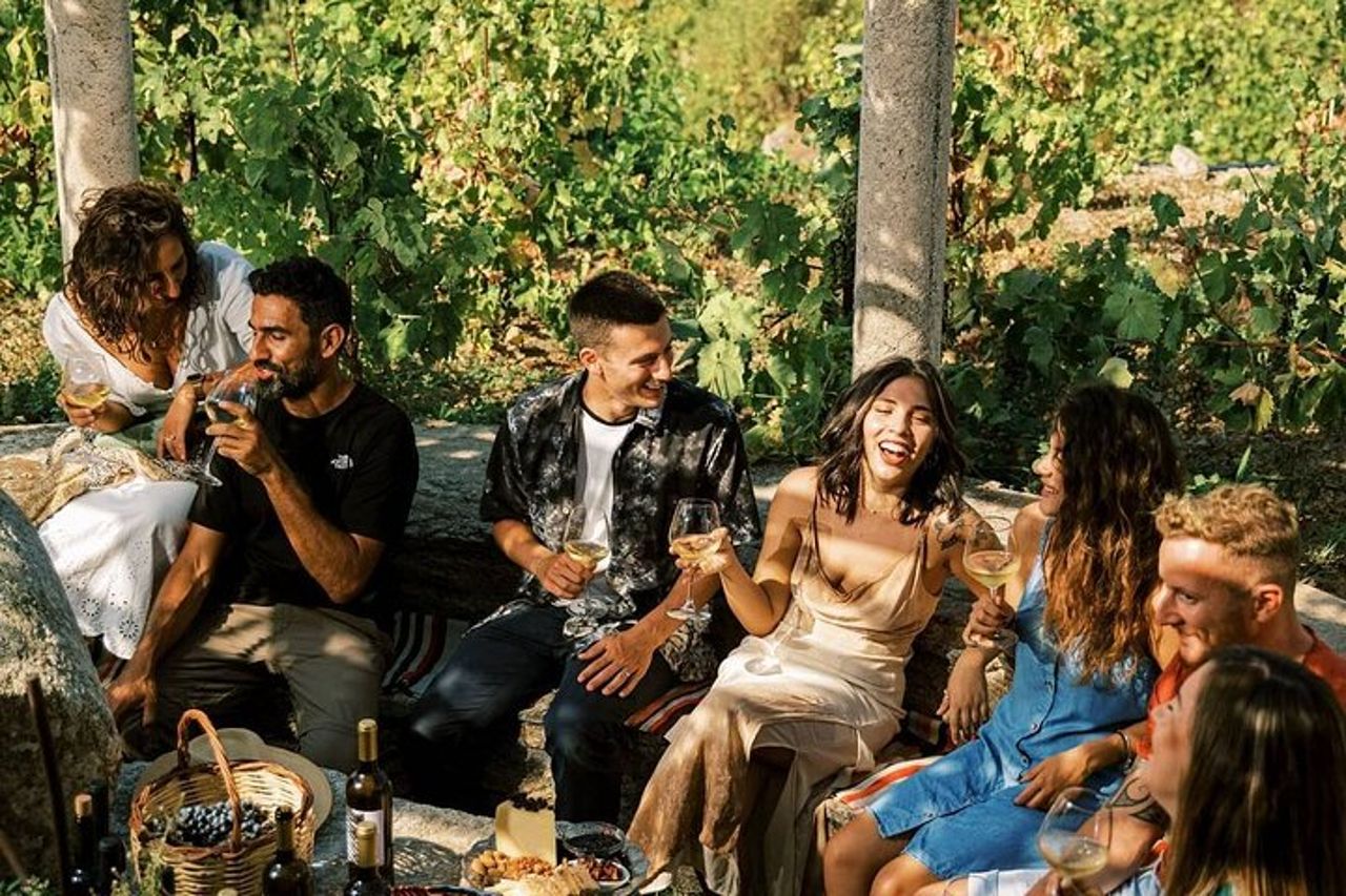 Visita della cantina e degustazione di vini presso la cantina Karimalis a Ikaria