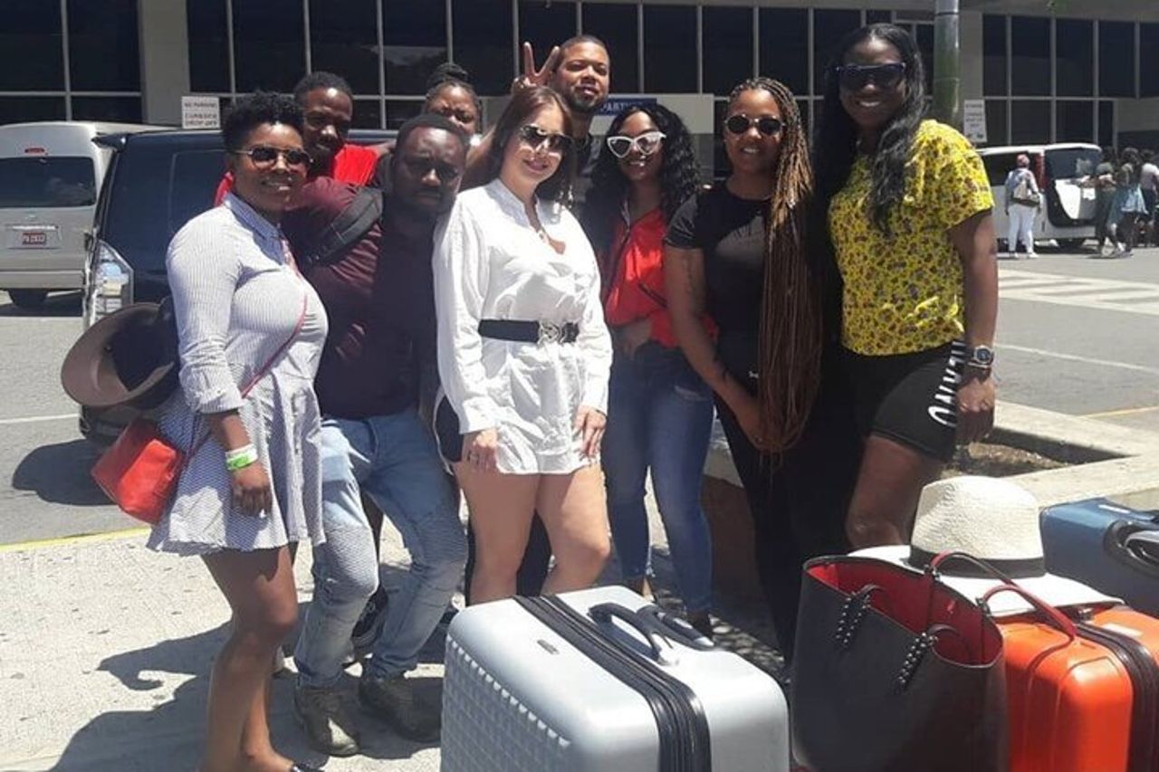 Trasferimento di andata e ritorno in aeroporto al Royalton Blue Waters & White Sands Hotel — 3