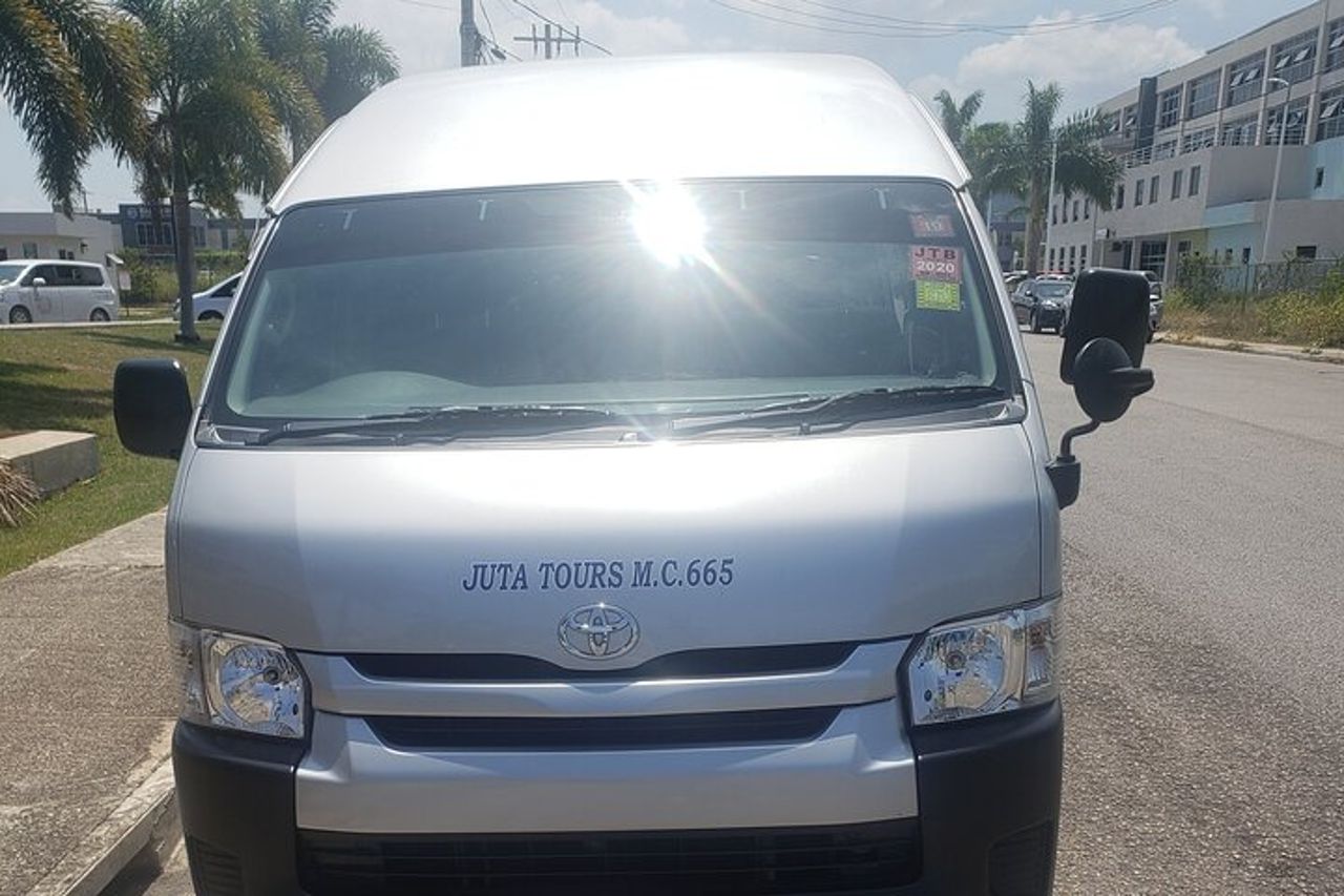 Trasferimento di andata e ritorno in aeroporto al Royalton Blue Waters & White Sands Hotel — 7