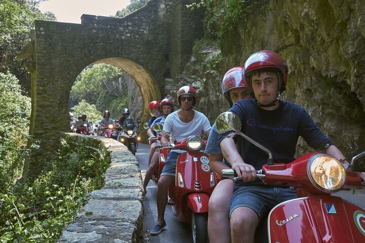 Tour di un'intera giornata in scooter senza guida da Peschiera del Garda — 4