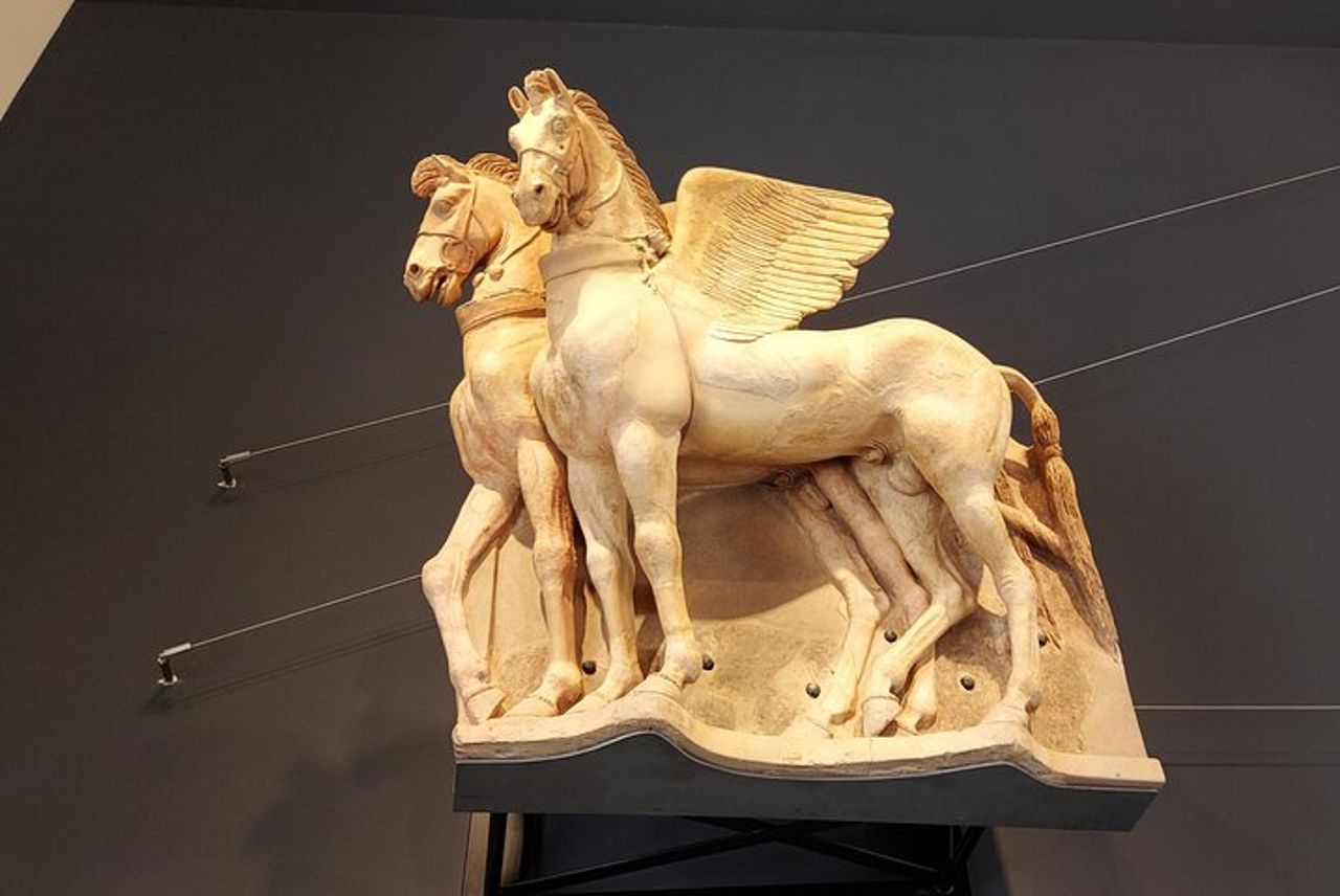 Tarquinia: capolavori etruschi Necropoli e Museo – Tour Privato — 9