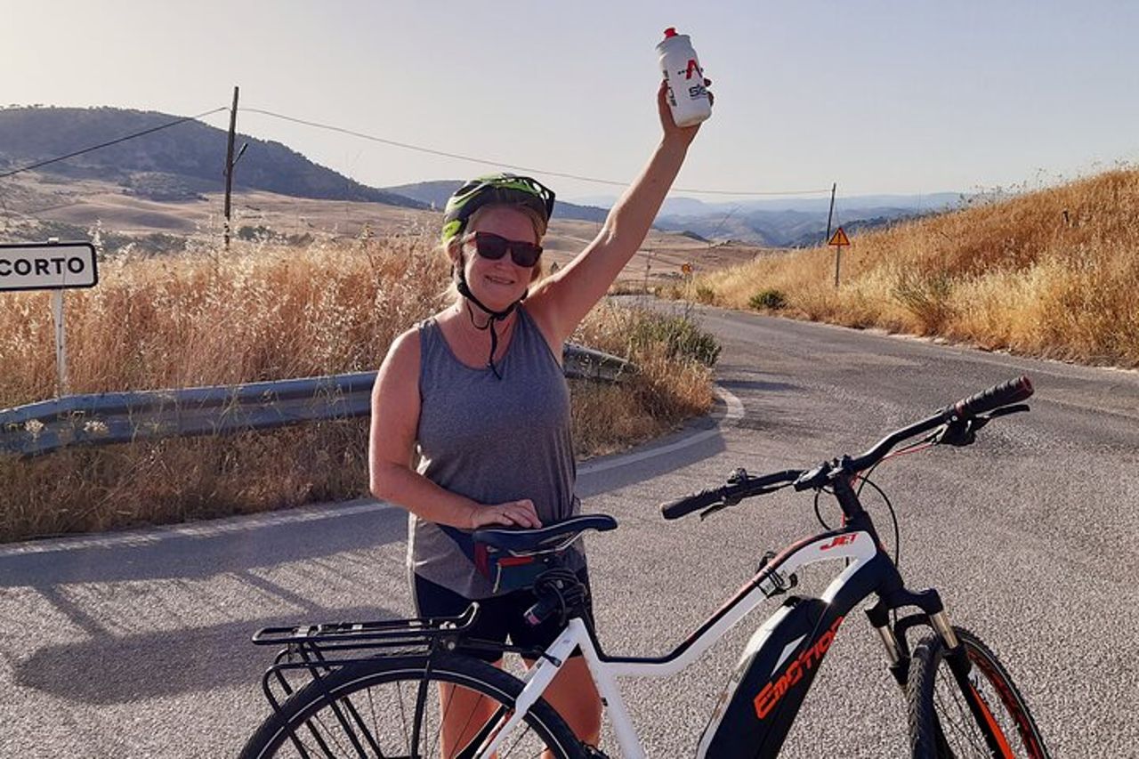 Tour del vino e delle tapas in bici elettrica (e-bike) incluso il ritiro a Ronda (mezza giornata) — 5