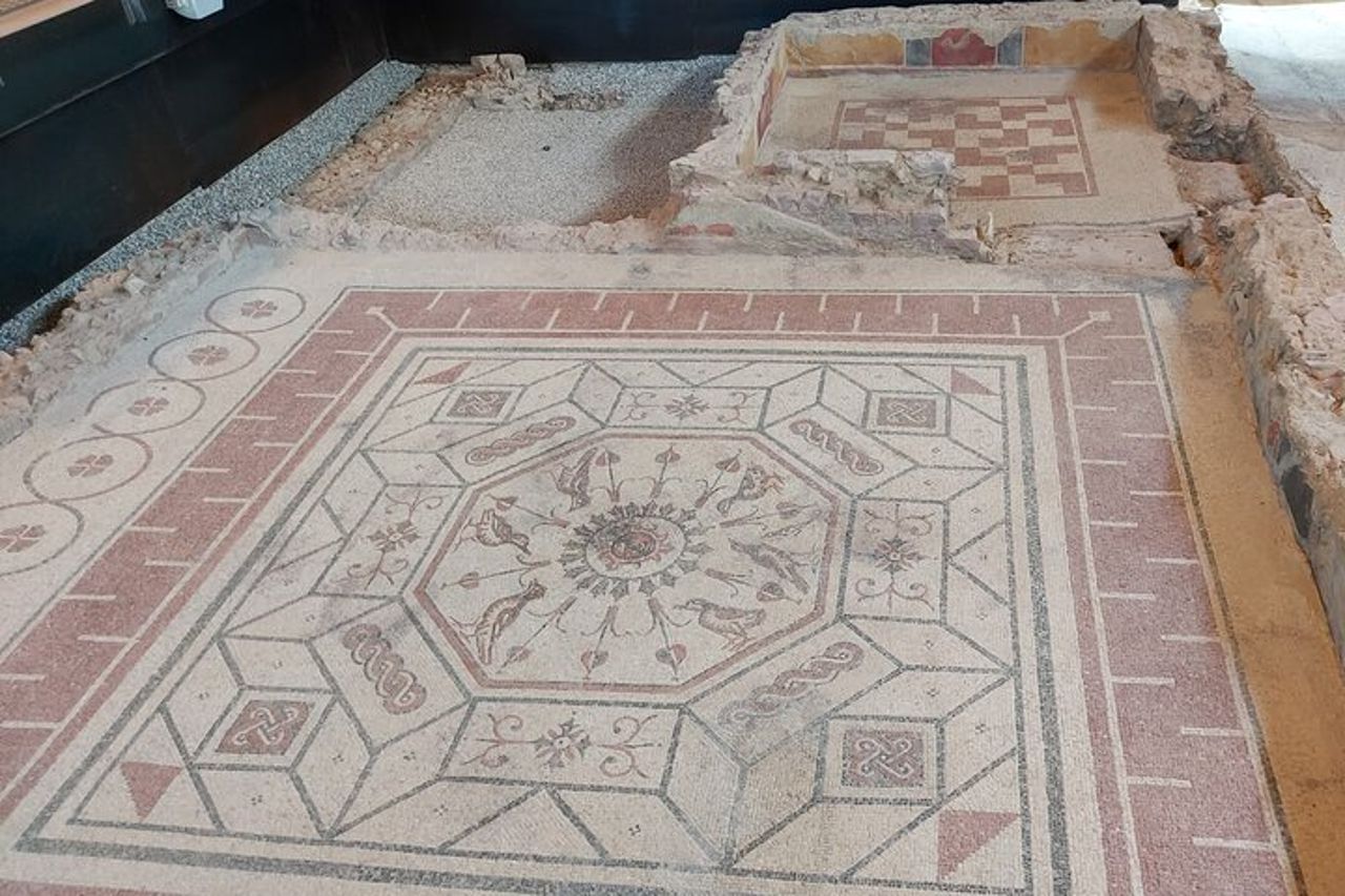 Spello, dai mosaici romani ai capolavori del Pinturicchio – Tour Privato — 8