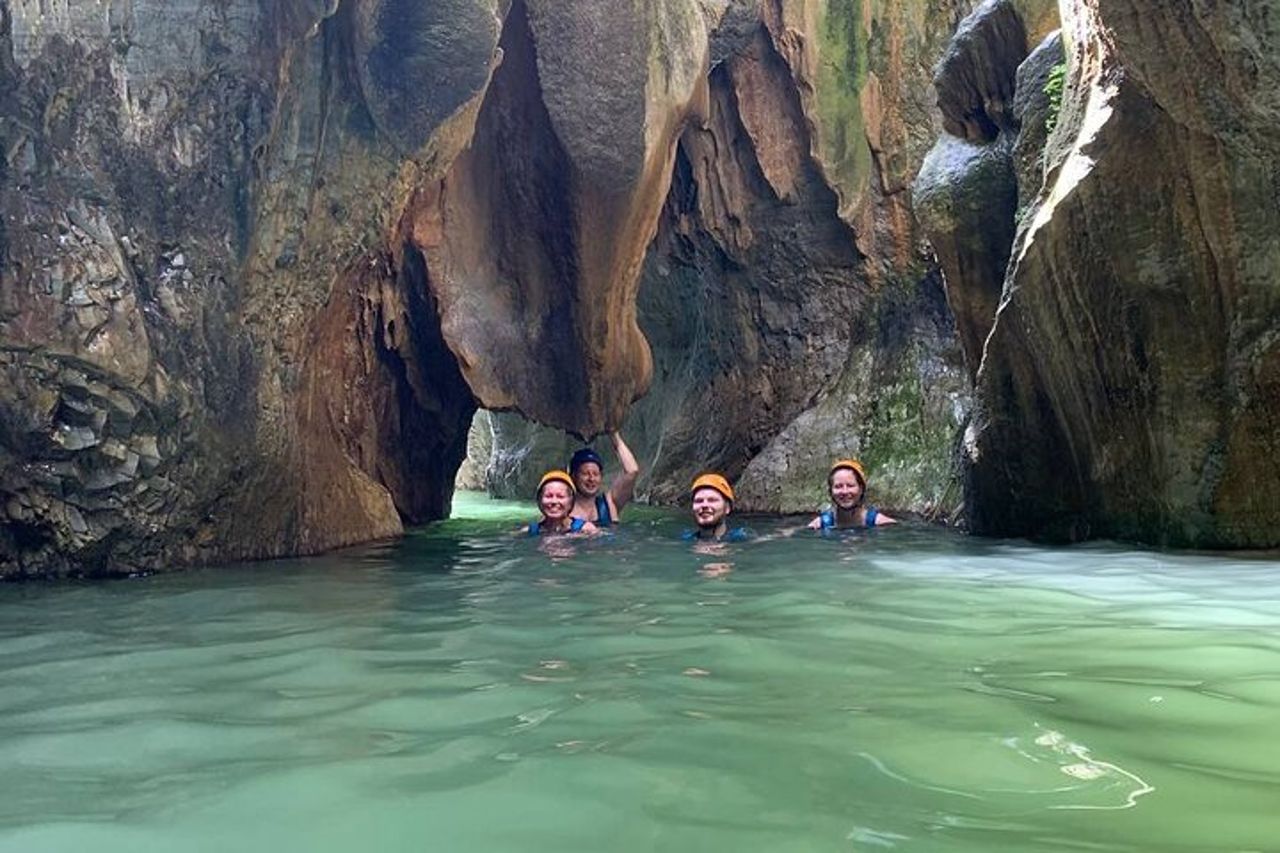 Da Estepona: tour guidato di canyoning sul fiume Guadalmina — 2