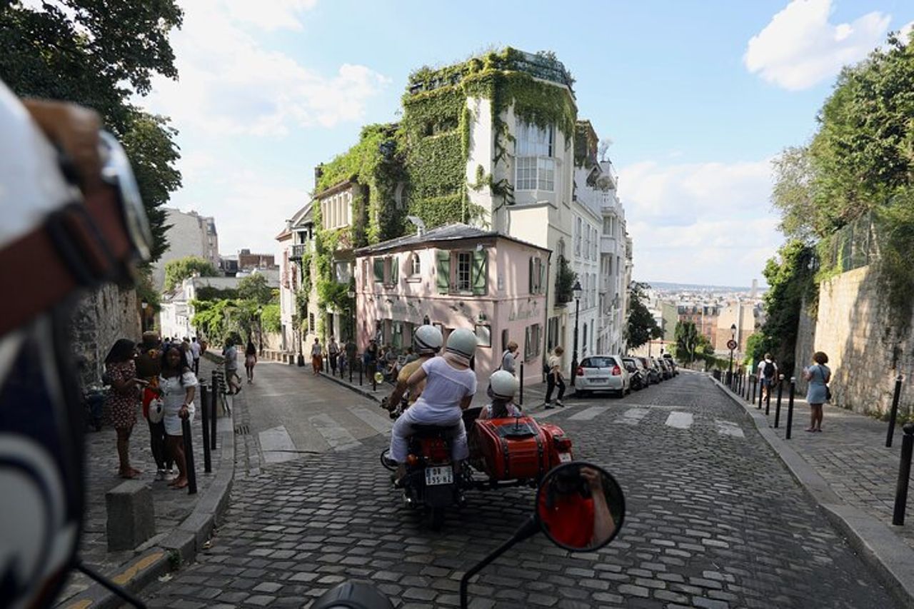 Esclusivo tour vintage di un'intera giornata a Parigi e Versailles su un sidecar — 9