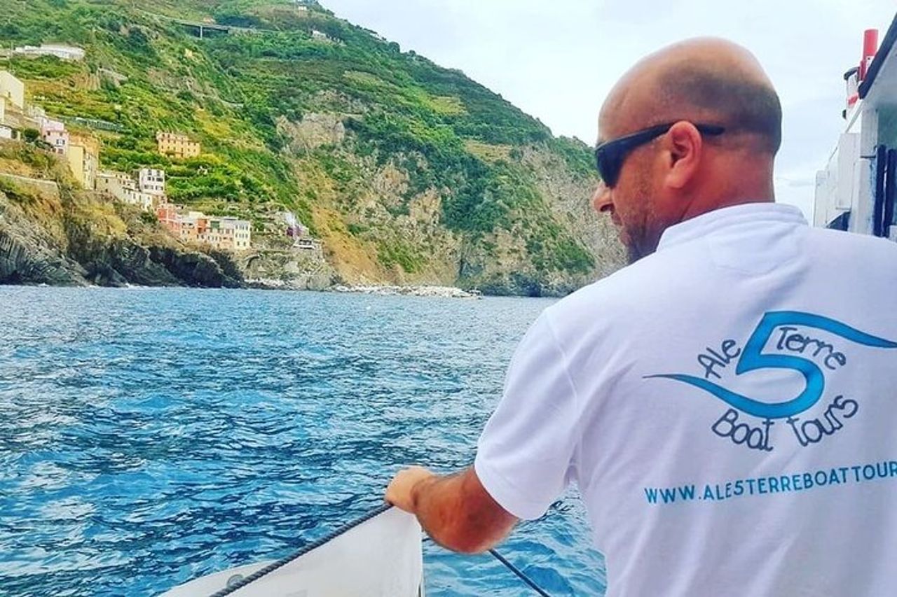 Tour privato in barca al tramonto delle Cinque Terre con tradizionale gozzo ligure — 7