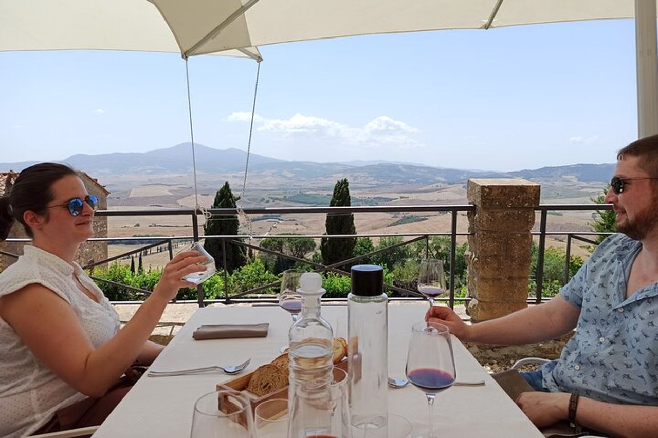 Tour del vino Brunello della Val d'Orcia con Montalcino e Montepulciano — 3