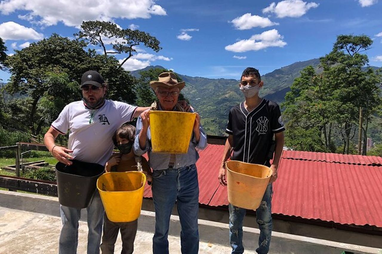 Guatape coffee tour express colombia — 3