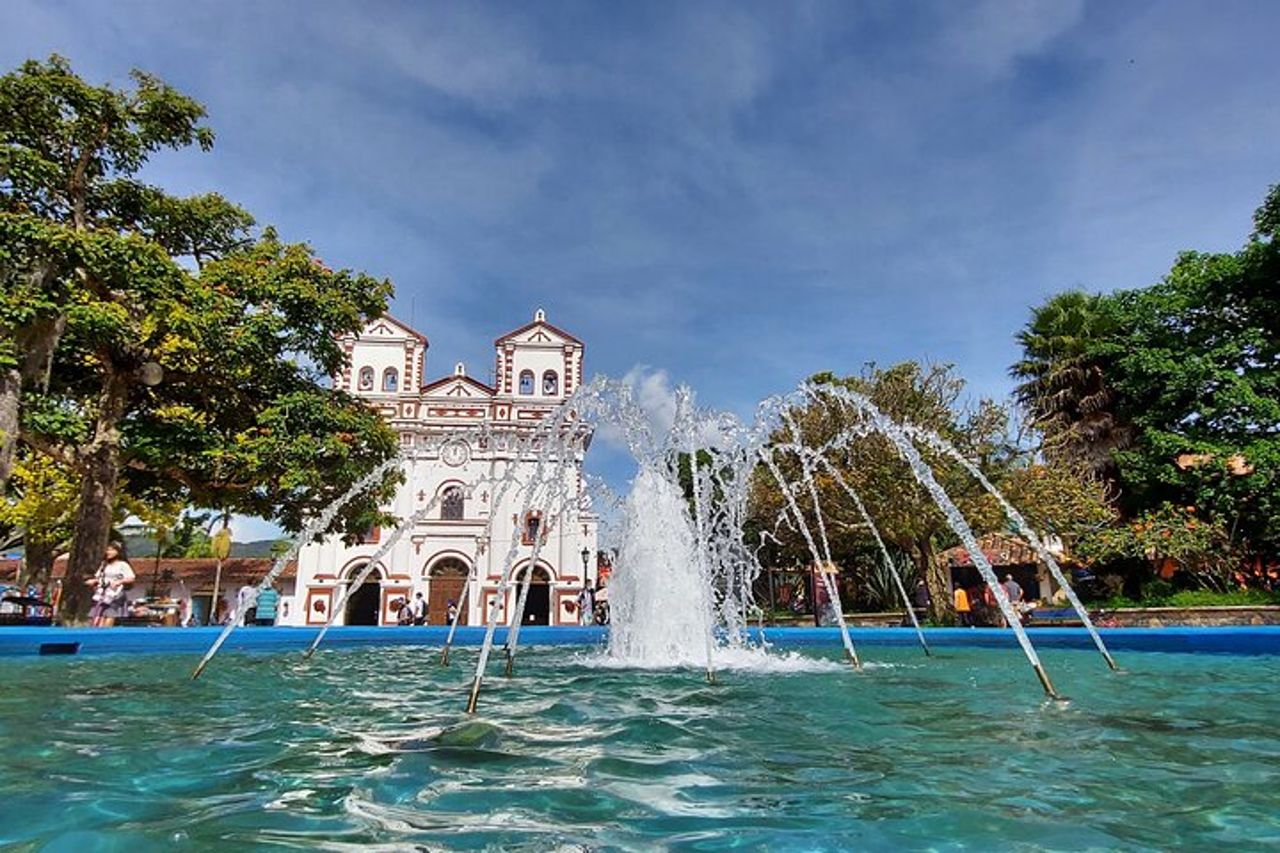 Tour privato a Guatape da Medellin — 6