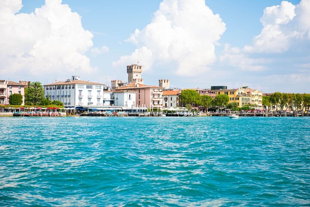 Tour in Barca delle Isole del Lago di Garda con Aperitivo