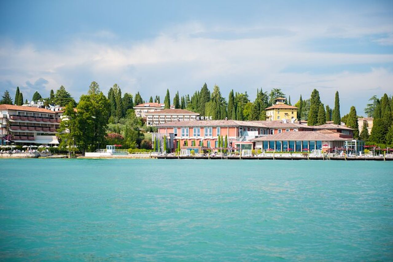 Tour in Barca delle Isole del Lago di Garda con Aperitivo — 3