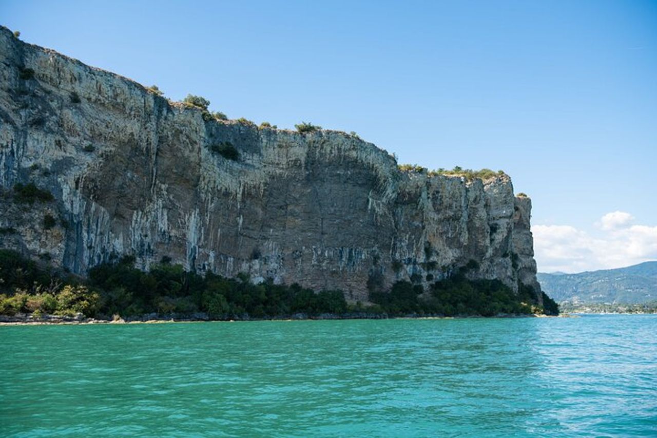 Tour in Barca delle Isole del Lago di Garda con Aperitivo — 9
