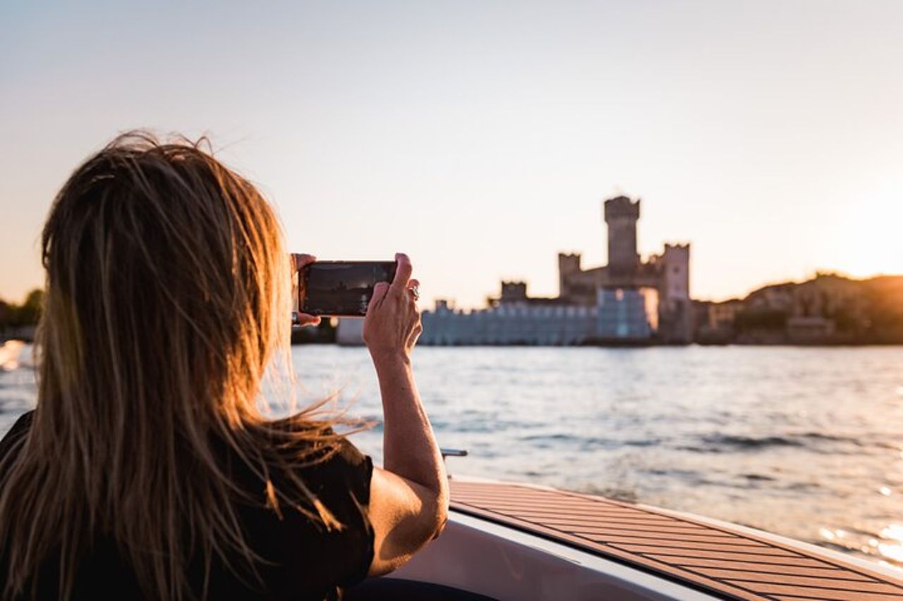 Crociera al Tramonto sul lago di Garda da Sirmione con Prosecco — 2