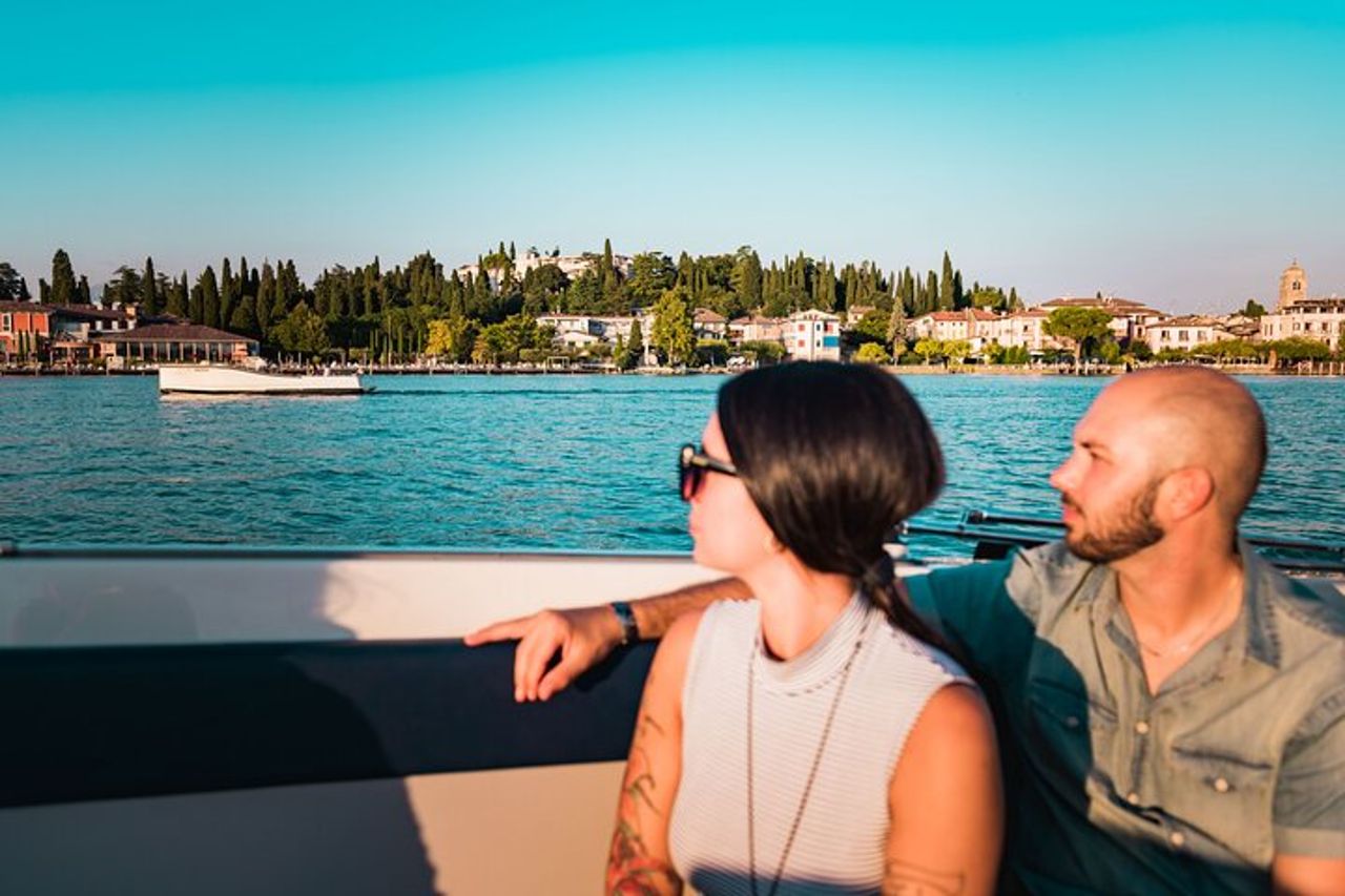 Crociera al Tramonto sul lago di Garda da Sirmione con Prosecco — 3