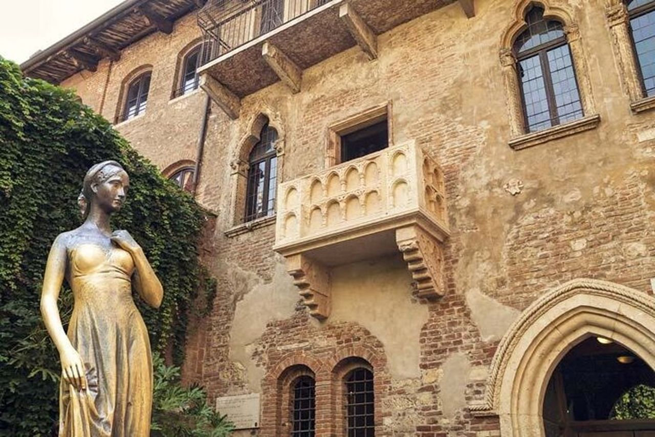 Tour alla scoperta della Storia Unica di Verona, la Città d'Arte