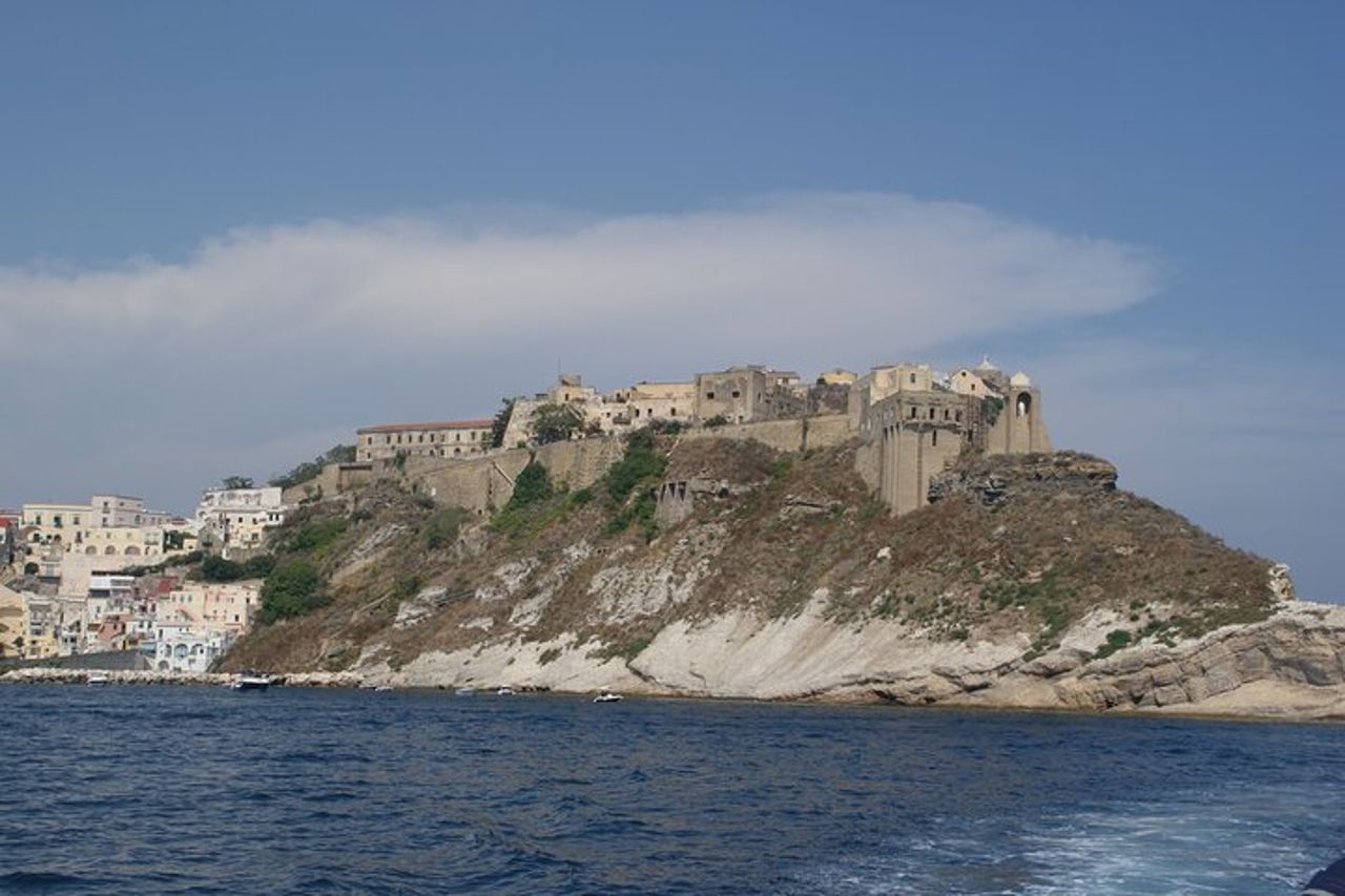 Crociera Privata Ischia e Procida - Yacht 50' — 3