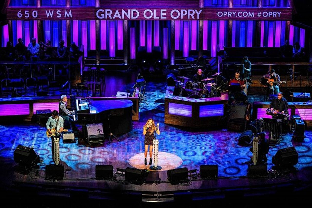 Ingresso al Grand Ole Opry con tour del backstage post-spettacolo — 8