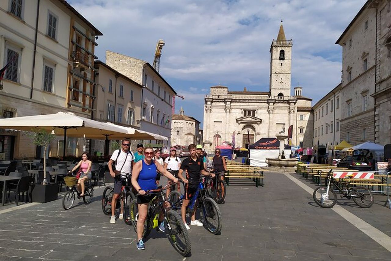 Emozionante E-Bike Tour tra le Bellezze e Storia di Ascoli — 5