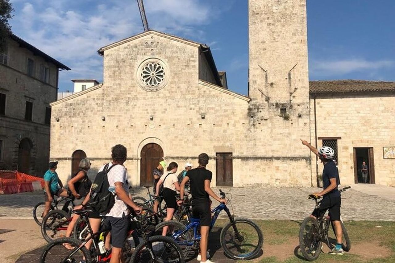 Emozionante E-Bike Tour tra le Bellezze e Storia di Ascoli — 6
