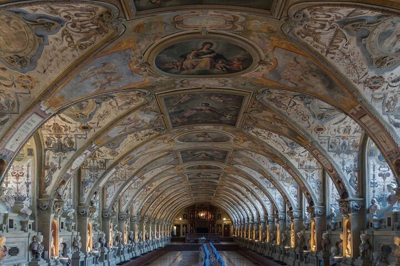 Tour privato del Residenz Palace di Monaco con una guida professionale — 2