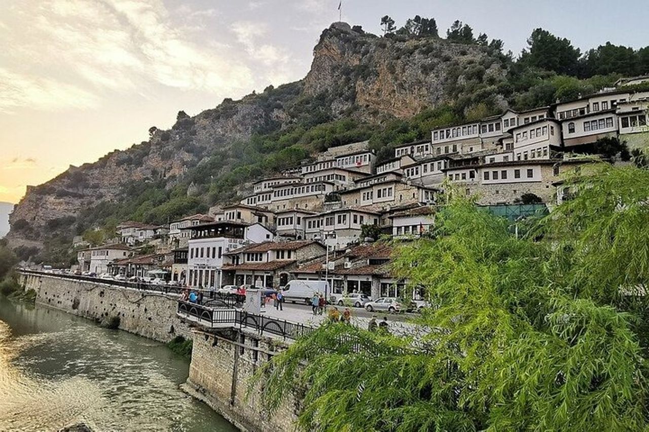 Berat, gita giornaliera con partenza da Tirana