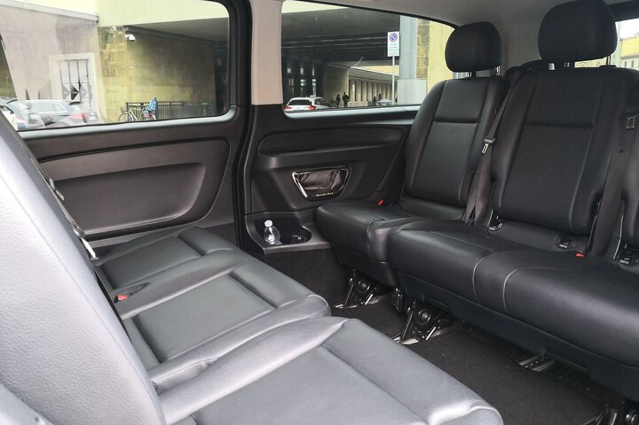 Luxury Chauffeur Service da Grotta Giusti o Montecatini a Firenze — 4
