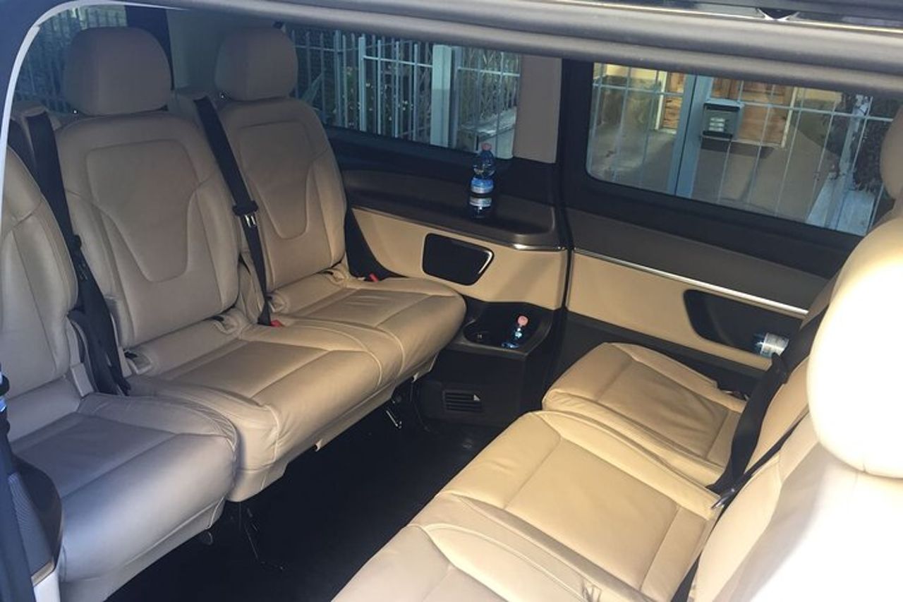 Luxury Chauffeur Service da Grotta Giusti o Montecatini a Firenze — 7