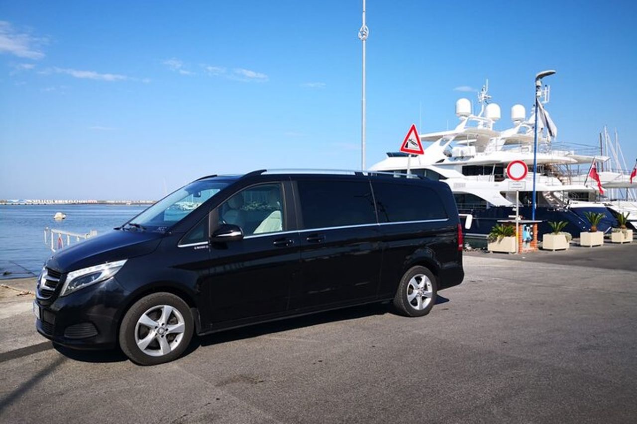 Luxury Chauffeur Service da Grotta Giusti o Montecatini a Firenze — 8