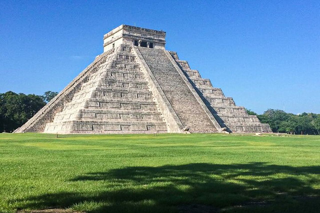 Saltafila: tour privato di Chichen Itza, cenote sacro e pranzo