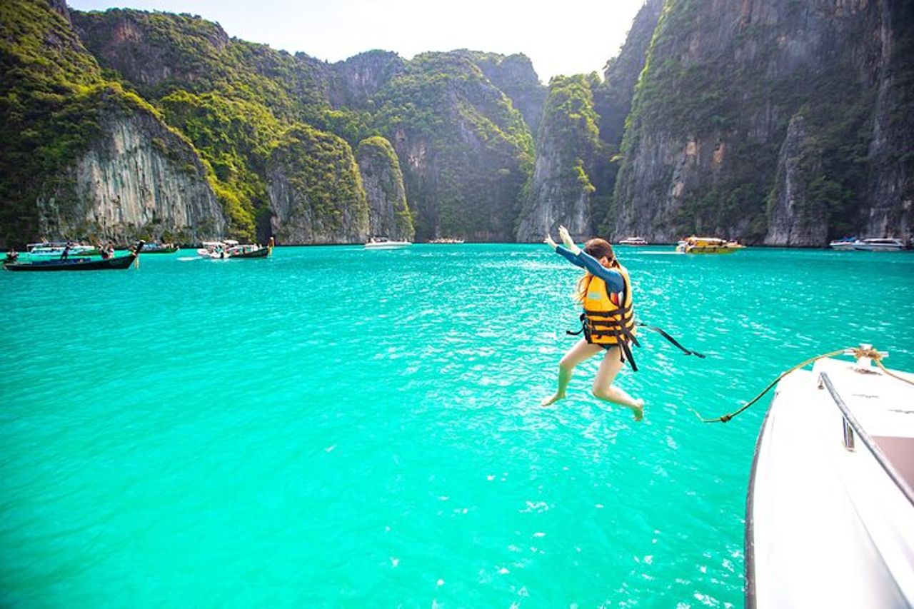Tour di un giorno delle isole Phi Phi in motoscafo da Krabi — 9