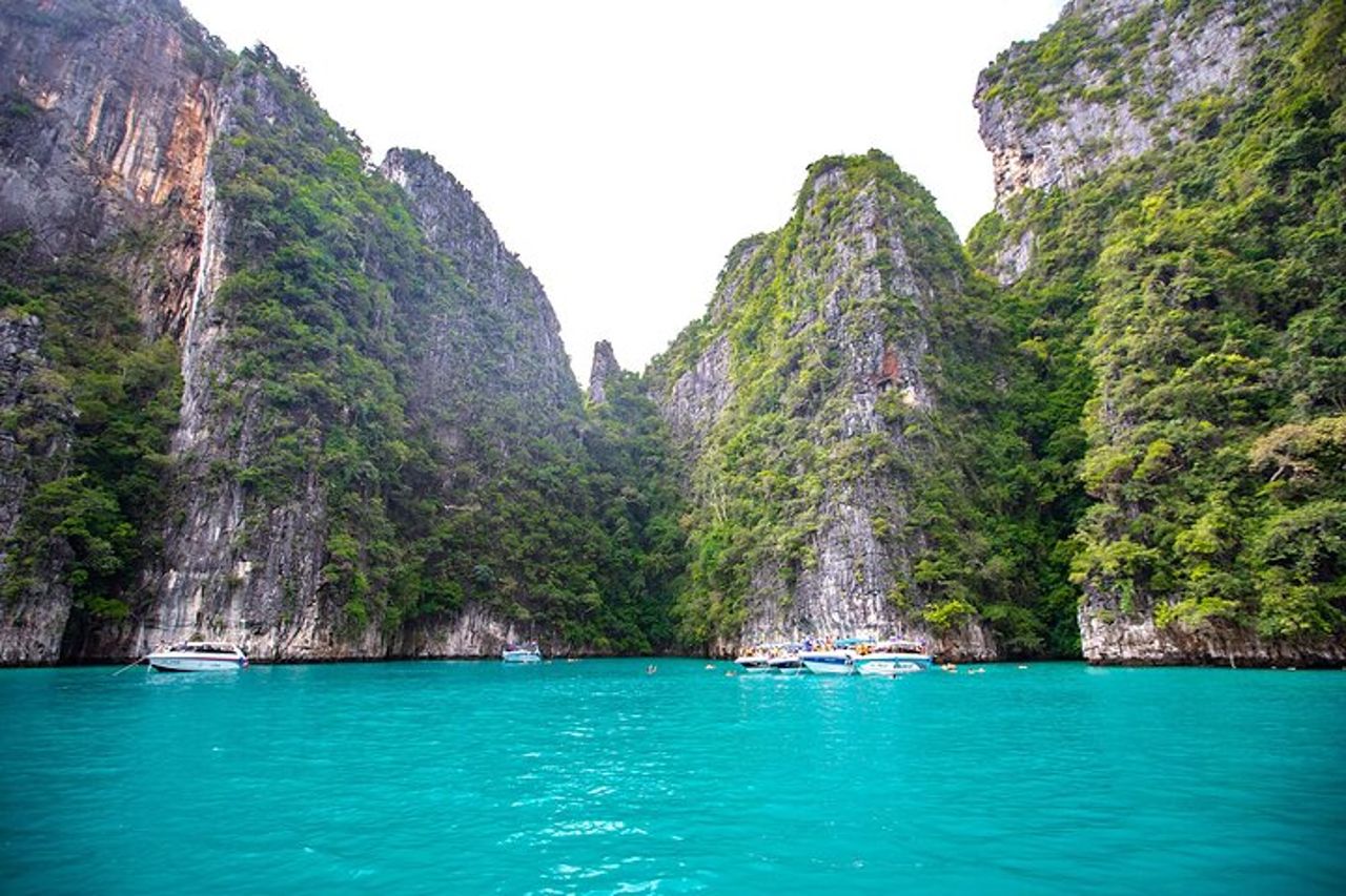 Tour di un giorno delle isole Phi Phi in motoscafo da Krabi — 5