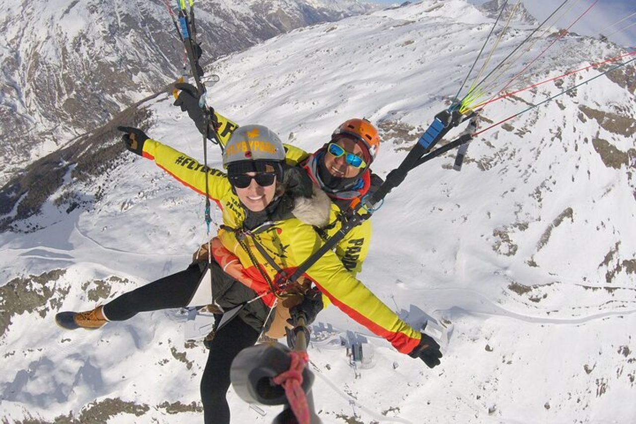 FLYMATTERHORN Parapendio VIP da Zermatt, con vista sul Cervino — 9