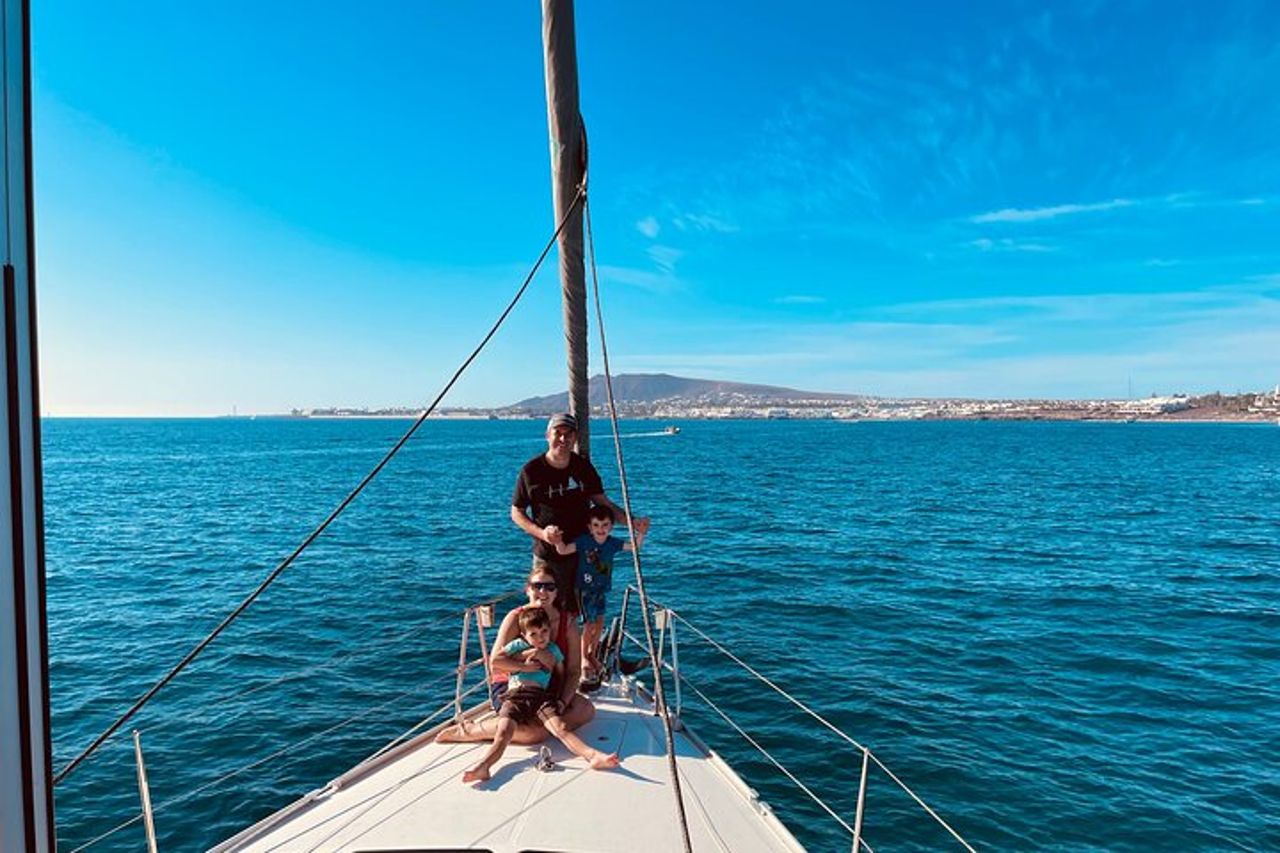 Tour in barca a vela dell'Arcipelago di La Maddalena con pranzo da Palau — 3