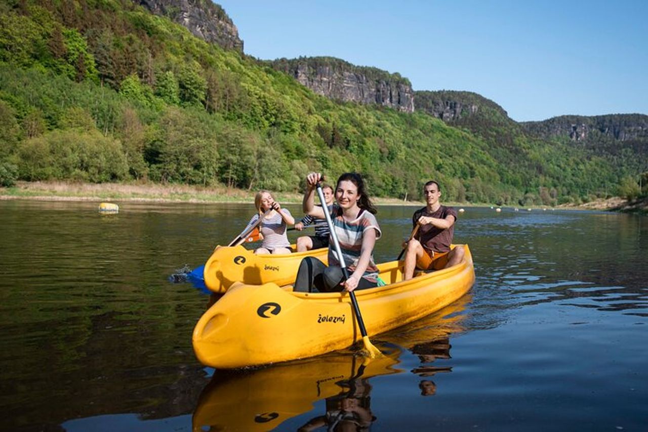 Canoa sul fiume Elba e noleggio bici da Děčín a Schmilka — 3