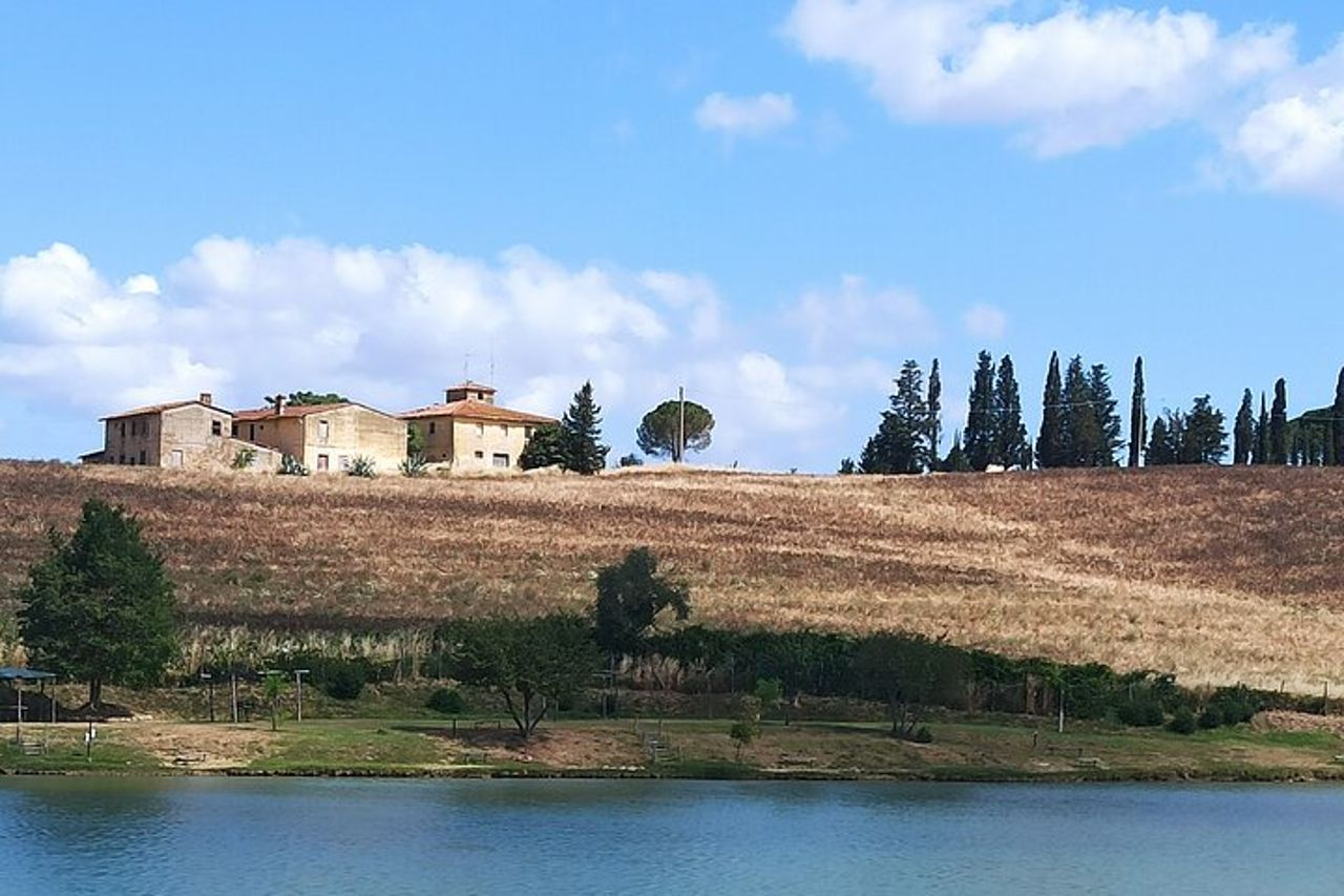"Passeggiata per le dolci colline del Chianti" con pranzo e 2 degustazioni di vini — 9