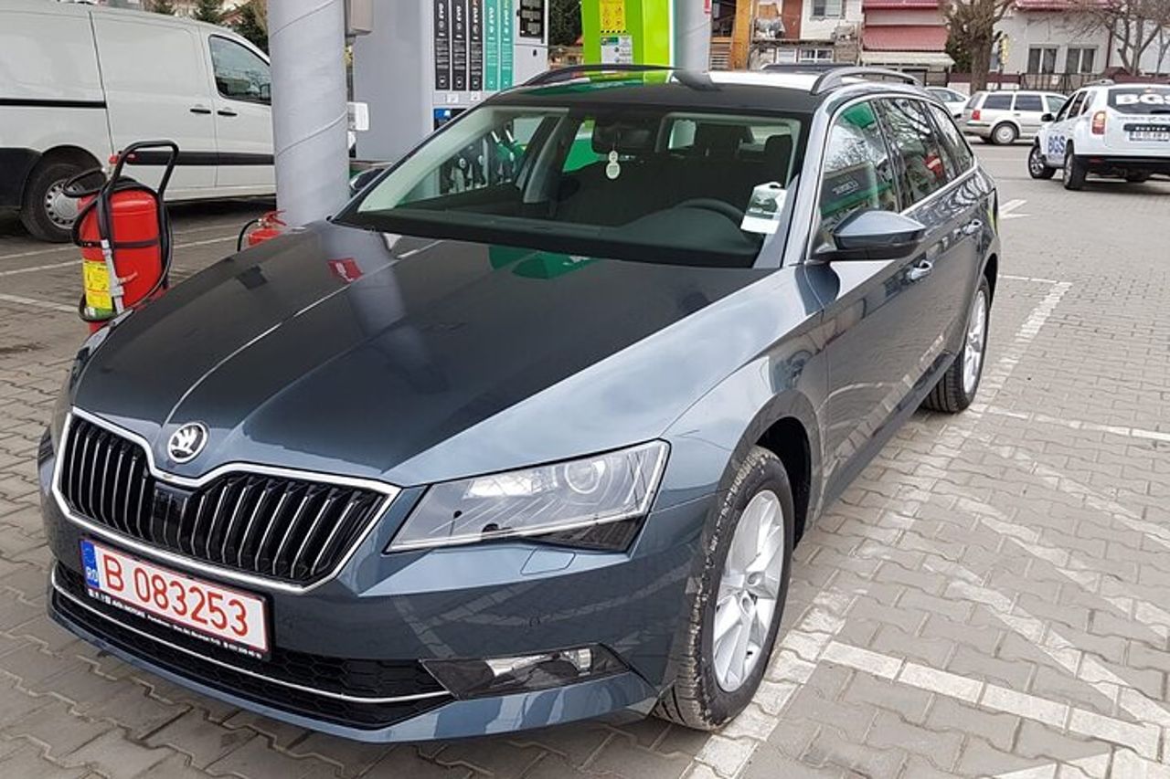 Brasov a Bucarest - Trasferimento guidato privato - Auto e autista — 9