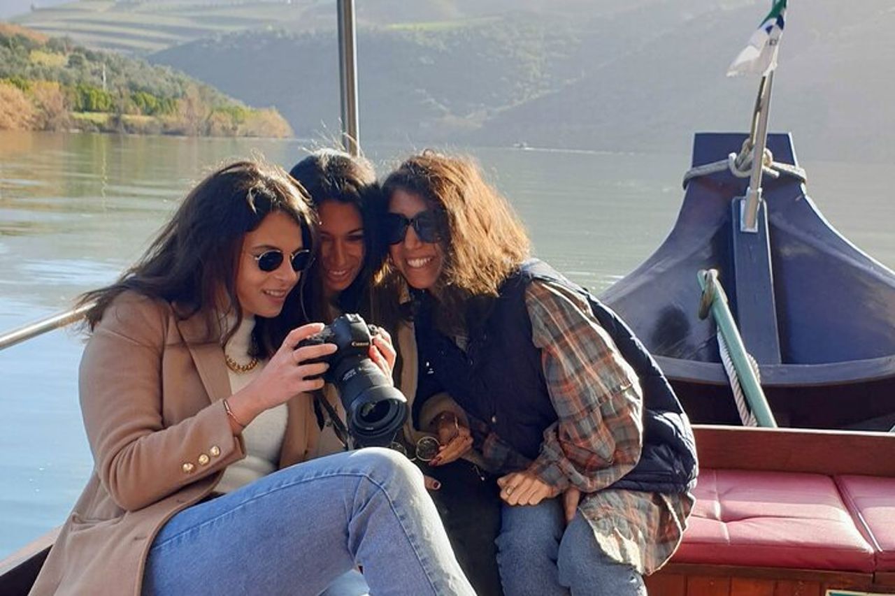 Valle del Douro-Guida Esperta-Barca-Pranzo-Degustazioni-Offerta bottiglia di vino — 8
