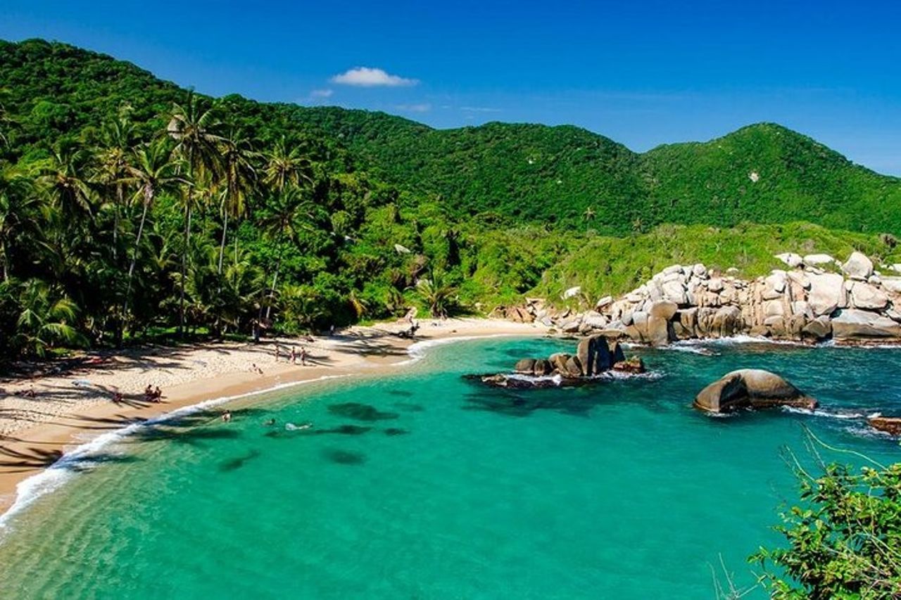 Tour privato in barca delle spiagge di Santa Marta