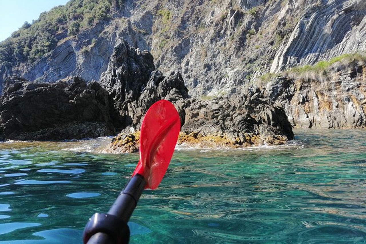Tour in Kayak da Monterosso a Vernazza — 4