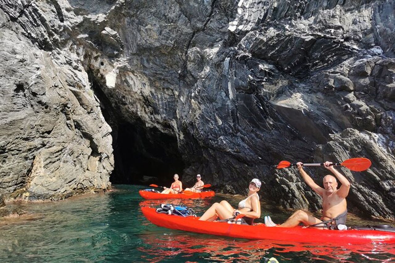Tour in Kayak da Monterosso a Vernazza — 6