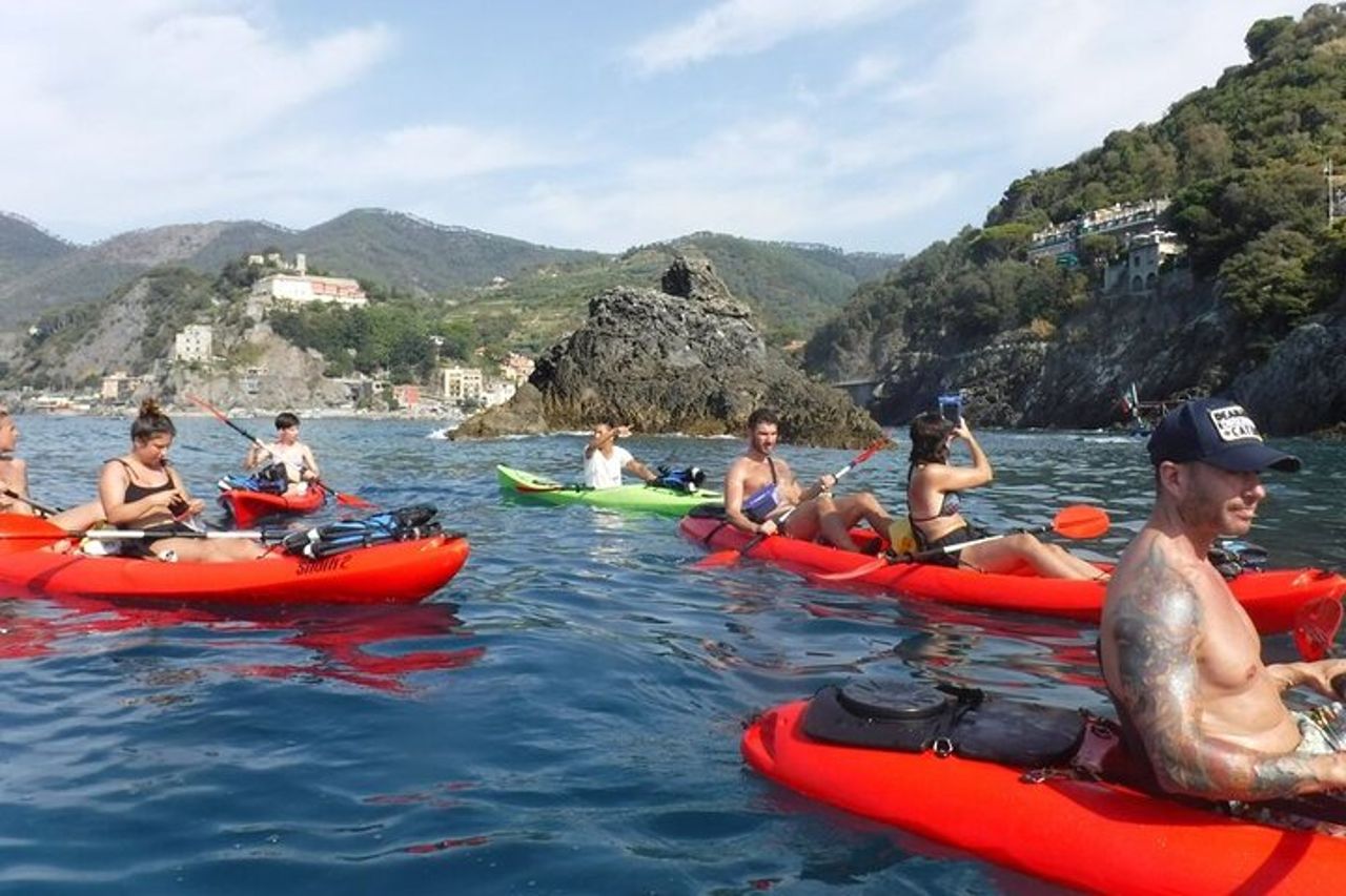Tour in Kayak da Monterosso a Vernazza — 8