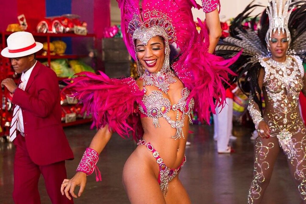 Esperienza del Carnevale di Rio al Backstage of Carnaval Factory (Pick-up incluso) — 4