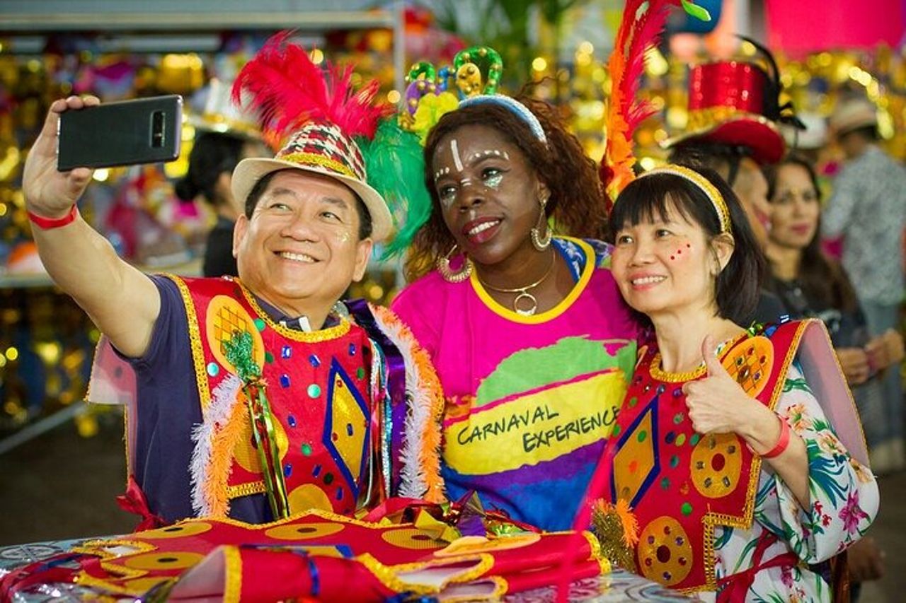 Esperienza del Carnevale di Rio al Backstage of Carnaval Factory (Pick-up incluso) — 6