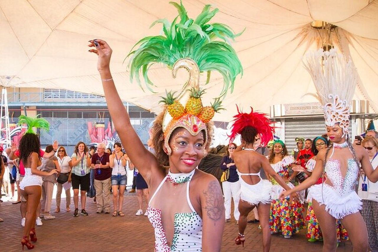 Esperienza del Carnevale di Rio al Backstage of Carnaval Factory (Pick-up incluso) — 8