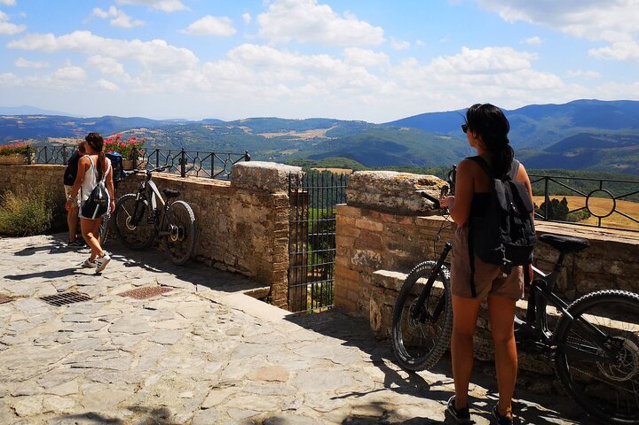 Enobike tour al Lago di Corbara e Castello di Titignano — 4