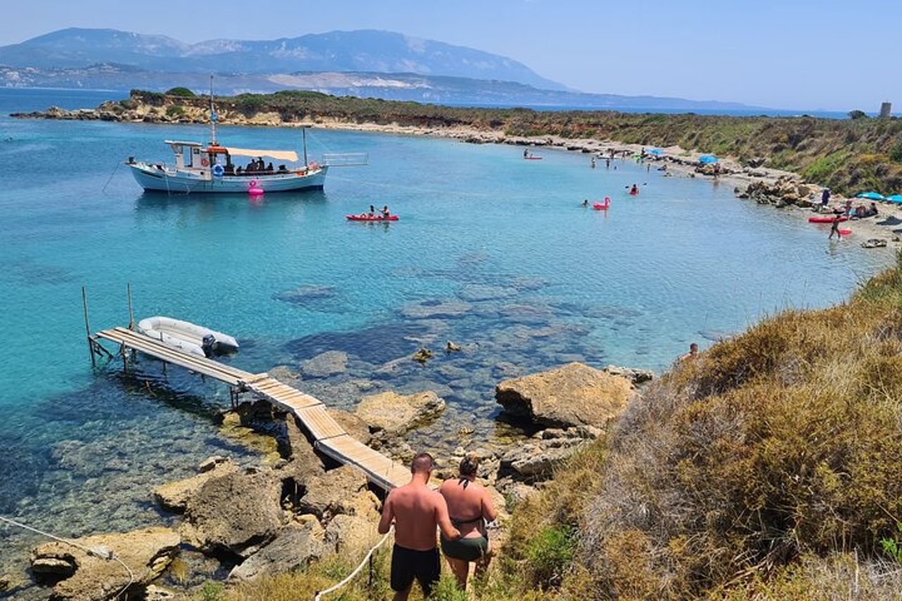 "Crociera da sogno" Crociera giornaliera dal porto di Argostoli con una tradizionale barca greca — 3