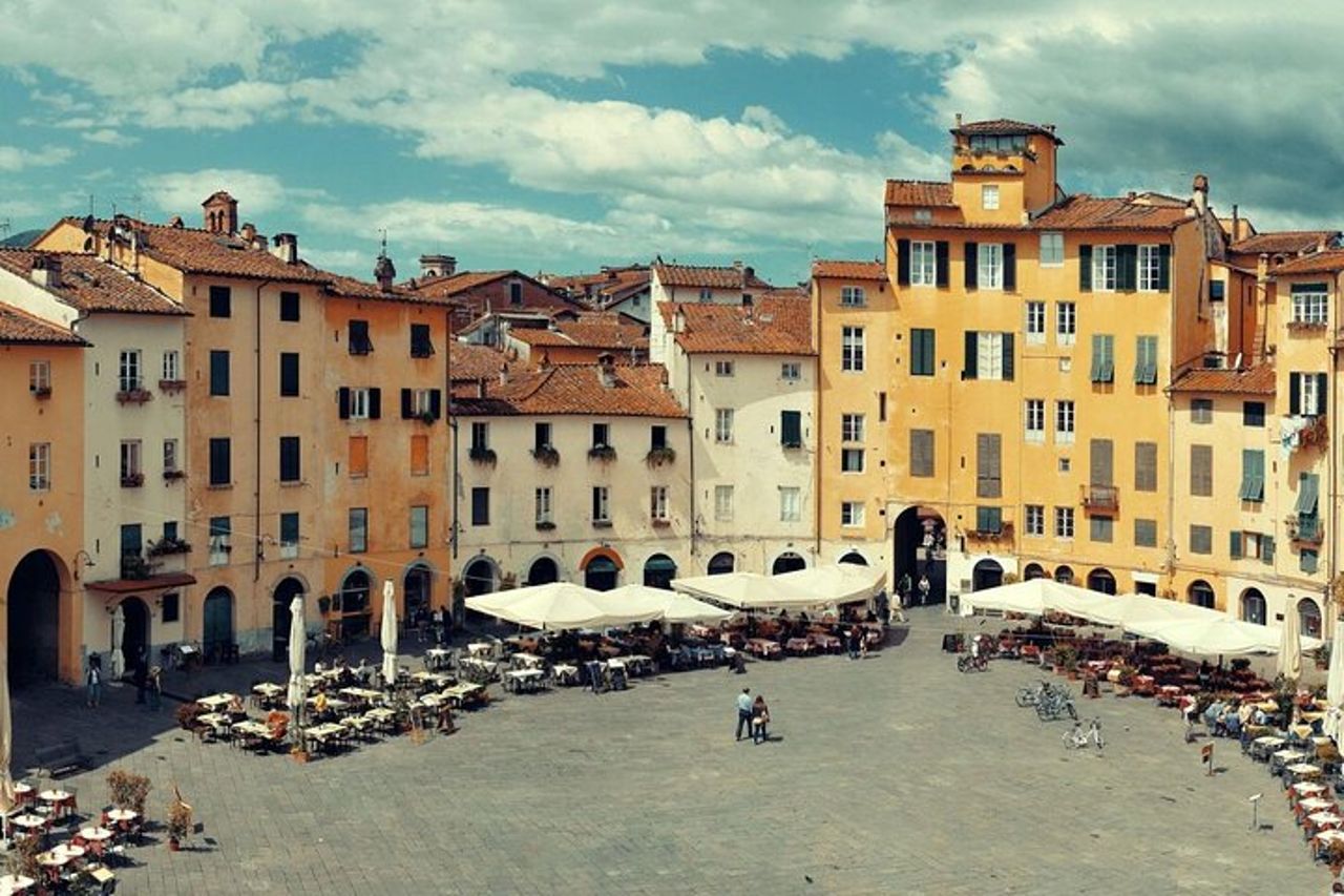 Passeggiata Privata tra le Mura Lucchesi — 2